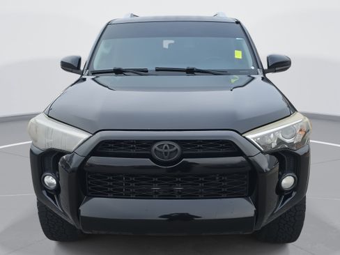 Used 2014 Toyota 4Runner SR5 image 2