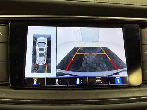 Used 2024 Buick Enclave Essence w/ Technology Package image 17