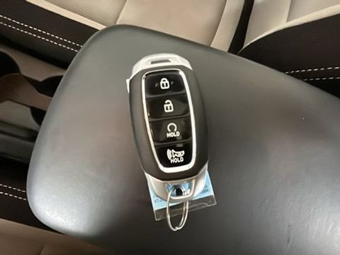Used 2026 Hyundai Venue SEL FWD image 20