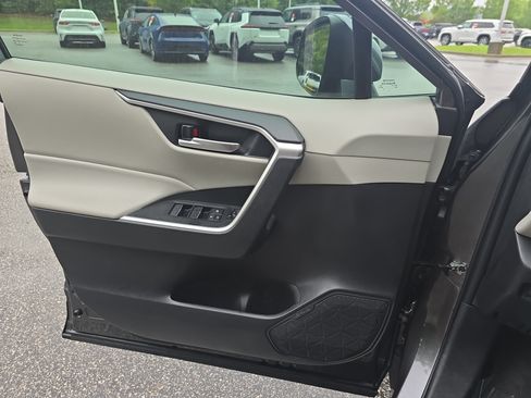 Used 2024 Toyota RAV4 XLE Premium FWD image 27