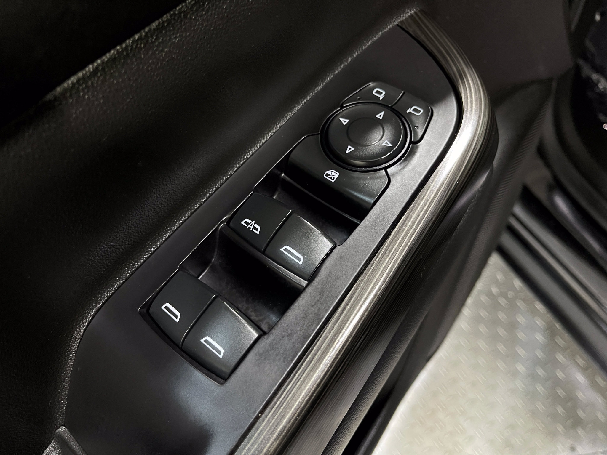 Used 2019 GMC Acadia SLT w/ Black Edition FWD image 16