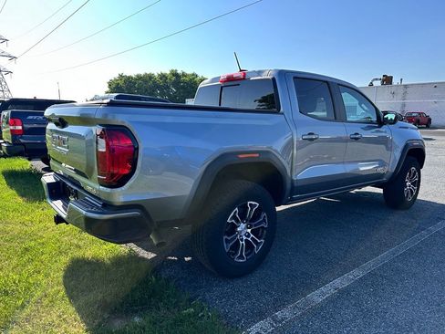 Used 2024 GMC Canyon AT4 w/ AT4 Premium Package AWD/4WD image 4