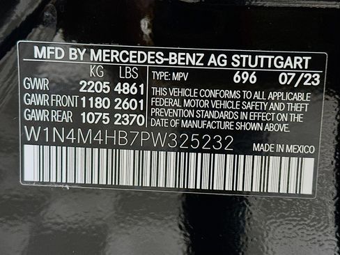 Used 2023 Mercedes-Benz GLB 250 4MATIC image 37