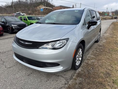 New 2026 Chrysler Voyager LX image 7