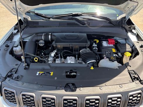 Used 2025 Jeep Compass Trailhawk AWD/4WD image 28