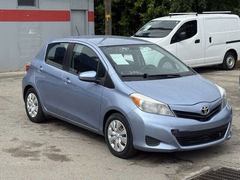 Used 2014 Toyota Yaris LE FWD image 2