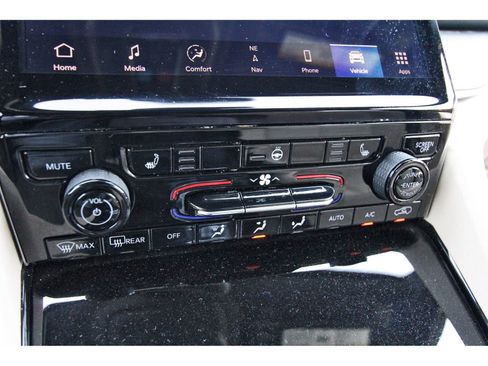 Used 2023 Jeep Grand Cherokee L Limited image 27