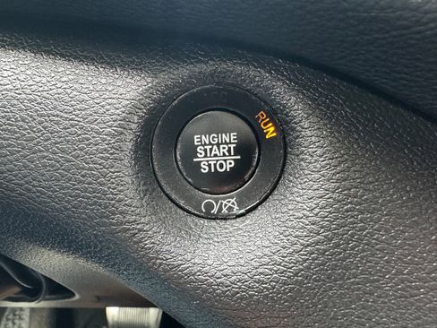 Used 2020 Jeep Cherokee Trailhawk w/ Cold Weather Group image 20