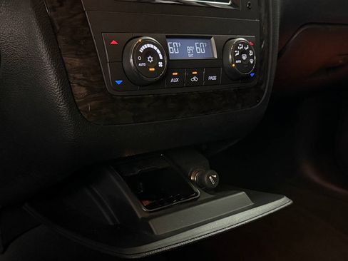 Used 2008 Cadillac DTS Limousine FWD image 63