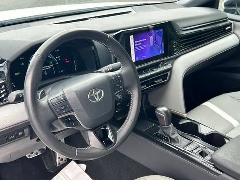 Used 2025 Toyota Camry SE AWD/4WD image 29