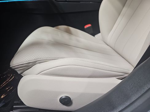 New 2026 Mercedes-Benz E 350 4MATIC Sedan image 30