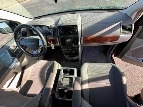 Used 2008 Chrysler Town & Country Touring w/ Family Value Group image 33