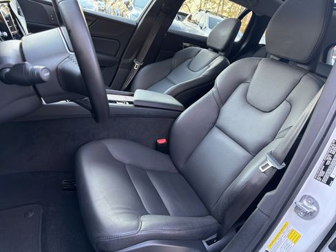 Certified 2025 Volvo V60 B5 Cross Country Plus image 16