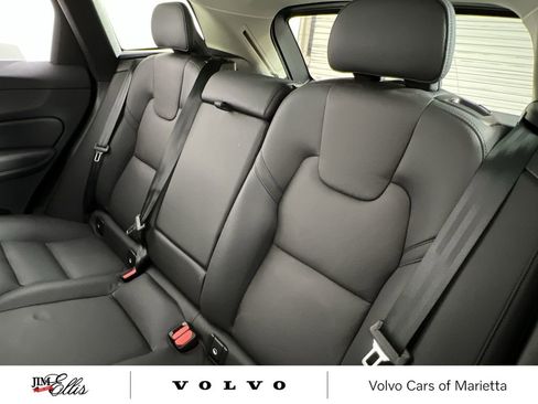 Used 2025 Volvo XC60 B5 Plus image 22