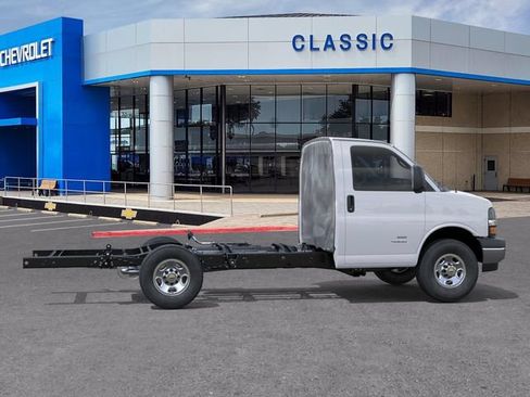 New 2026 Chevrolet Express 3500 w/ Power Convenience Package RWD image 5