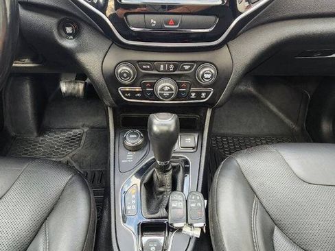 Used 2019 Jeep Cherokee Limited AWD/4WD image 13