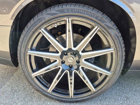Certified 2022 Dodge Challenger R/T Scat Pack w/ Plus Package RWD image 12