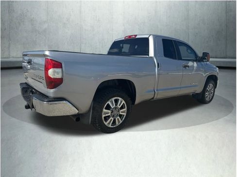 Used 2016 Toyota Tundra SR5 AWD/4WD image 5