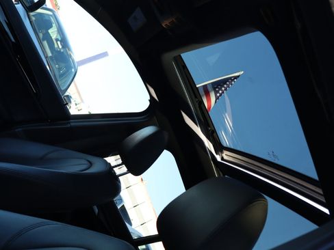 Used 2020 BMW X1 xDrive28i image 18