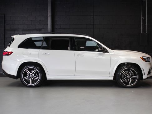 Used 2022 Mercedes-Benz GLS 450 4MATIC image 17