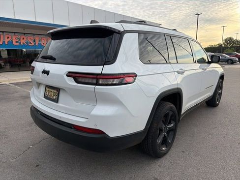 Used 2023 Jeep Grand Cherokee L Laredo RWD image 4