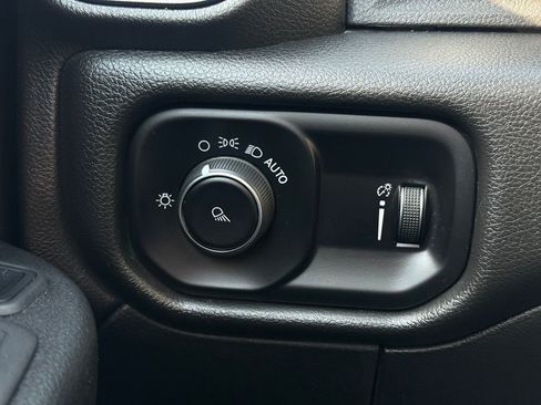 Used 2024 RAM 3500 Tradesman w/ Chrome Appearance Group image 17