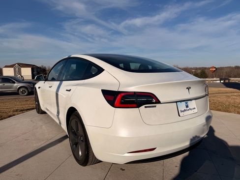 Used 2023 Tesla Model 3 Standard Range image 3