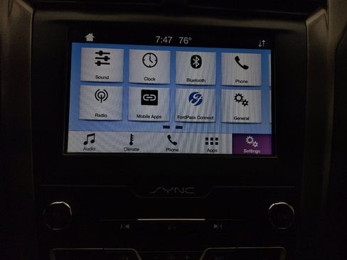 Used 2019 Ford Fusion SE FWD image 25