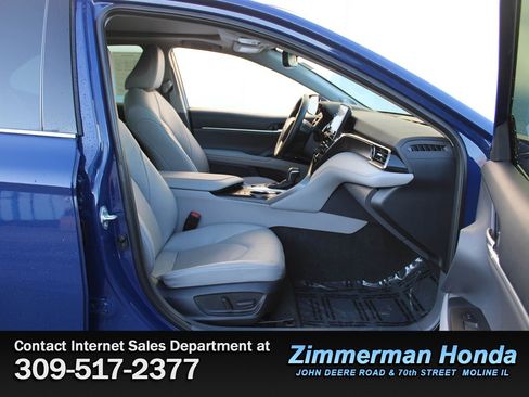 Used 2023 Toyota Camry XLE w/ Navigation Package image 18