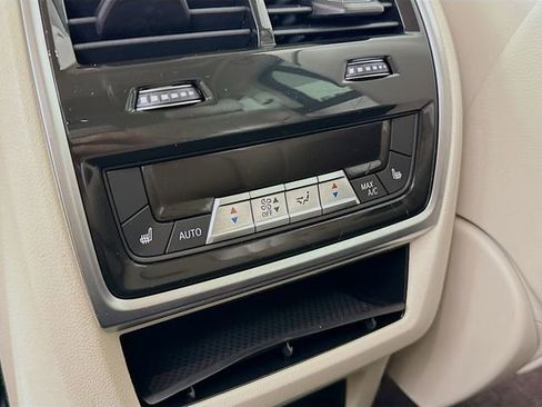 Used 2023 BMW X7 xDrive40i w/ Executive Package image 27