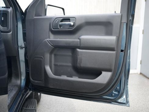 Used 2020 Chevrolet Silverado 1500 Custom w/ Custom Value Package image 31