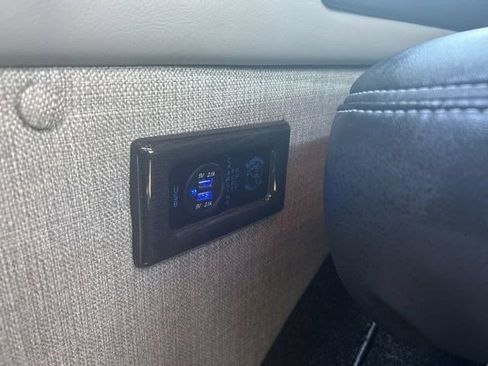 Used 2023 Chevrolet Express 2500 RWD image 37