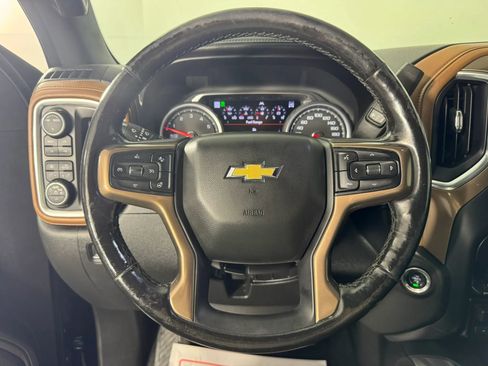 Used 2020 Chevrolet Silverado 1500 High Country w/ Technology Package image 13