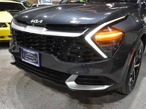 Used 2024 Kia Sportage EX image 5
