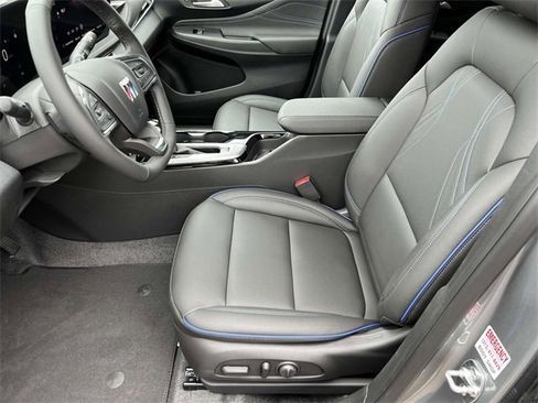 Used 2025 Buick Envista Sport Touring w/ Convenience I Package image 17