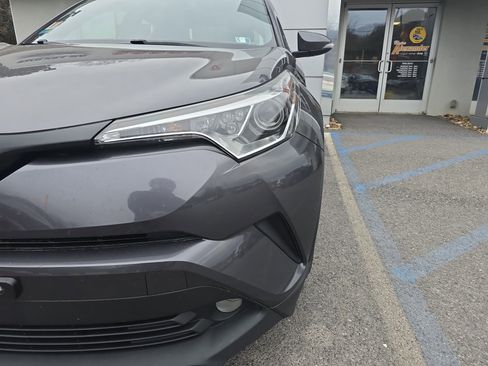 Used 2018 Toyota C-HR XLE image 10