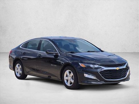 Used 2024 Chevrolet Malibu LT FWD image 3
