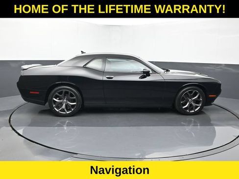 Used 2018 Dodge Challenger SXT Plus RWD image 7