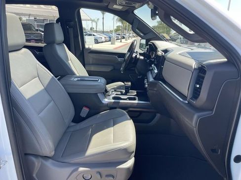 Used 2022 GMC Sierra 1500 SLT w/ SLT Premium Plus Package AWD/4WD image 28