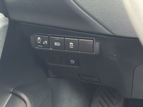 Used 2023 Toyota Corolla Cross XSE image 27