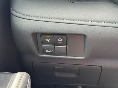 Used 2025 Toyota Highlander XLE AWD/4WD image 26