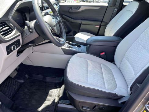 Certified 2023 Ford Escape Active AWD/4WD image 16