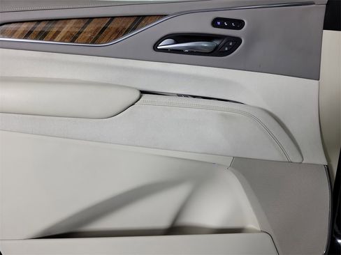 Used 2021 Cadillac Escalade ESV Premium Luxury Platinum image 20