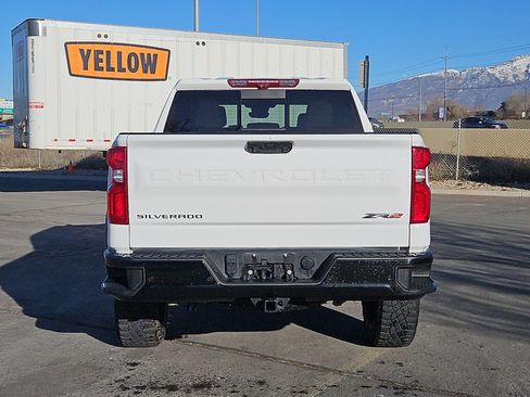 Used 2023 Chevrolet Silverado 1500 ZR2 w/ Technology Package image 4