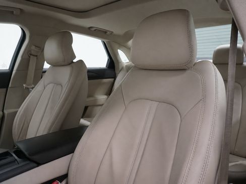 Used 2017 Lincoln MKZ Select w/ Technology Package FWD image 11