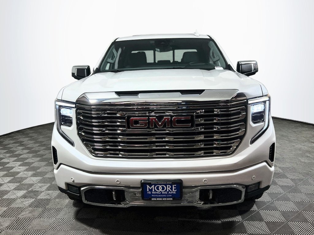 Used 2023 GMC Sierra 1500 Denali w/ Denali Reserve Package AWD/4WD image 2