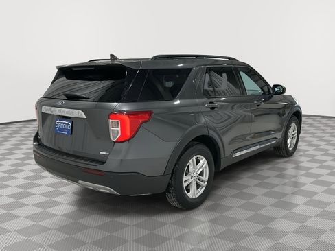 Used 2020 Ford Explorer XLT w/ Equipment Group 202A image 5