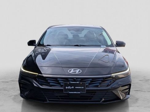 Used 2024 Hyundai Elantra Limited FWD image 3