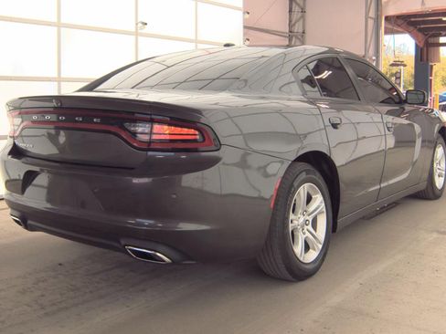 Used 2020 Dodge Charger SXT w/ Leather Interior Group RWD image 4
