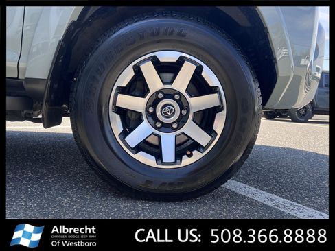 Used 2023 Toyota 4Runner TRD Off-Road Premium w/ Off Road Premium Plus Package AWD/4WD image 34
